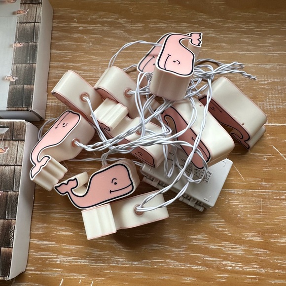 Vineyard Vines Pink Whale String Lights (3) - Picture 3 of 8